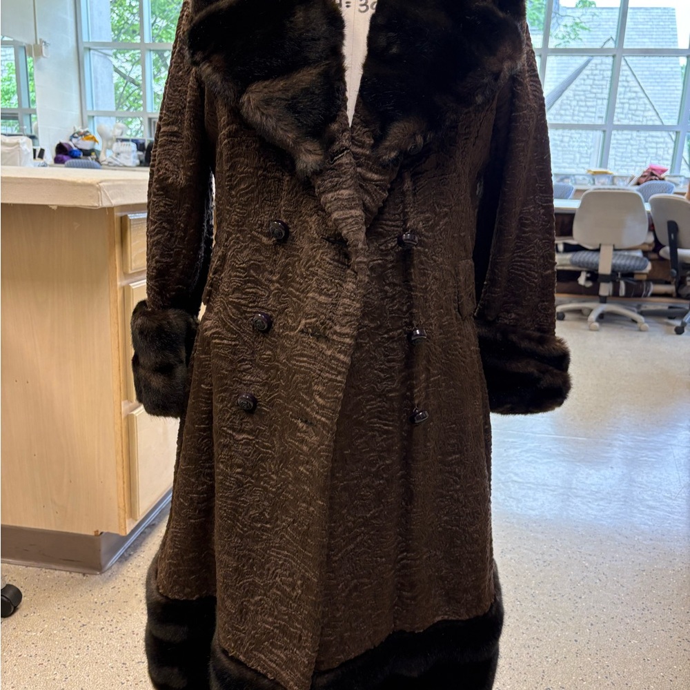 Gorgeous Real Brown Fur-Trimmed Vintage Women's Coat
